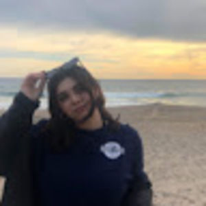 Meet your Posher, Danielle gianna